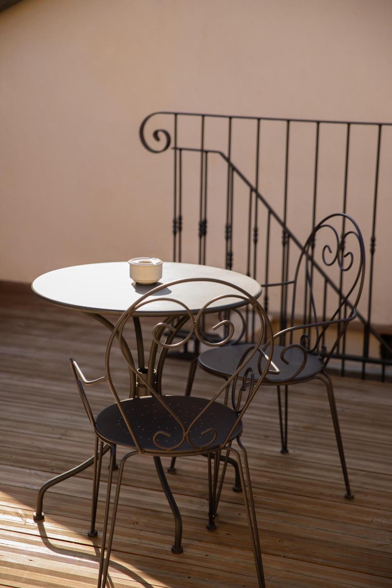 Maison Roucas - Restaurant Et Chambres D'Hotes Solerieux Екстер'єр фото